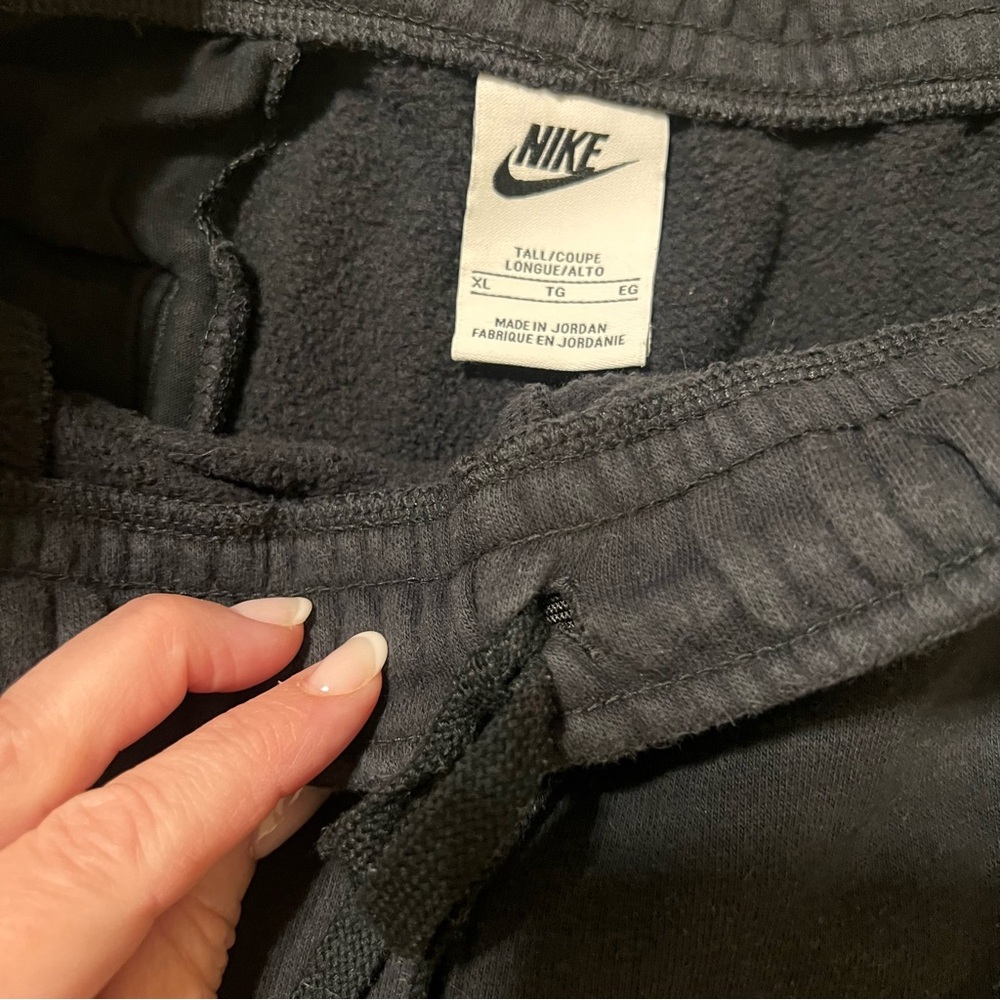 Nike Men's Black Sweatpants (flaws - see description) - Picture 6 of 7